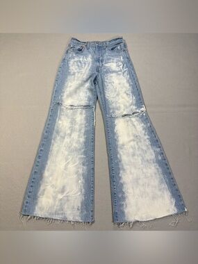 Levi’s Ribcage Bell Jeans Women’s Size 29 High Rise Wide Leg Distressed